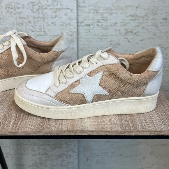 OASIS SOCIETY Star Sneakers Tan/White Size 6 - Picture 2 of 16